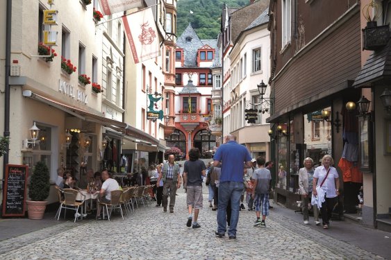 Moezel winkelstraat Bernkastel Winkelstraat Bernkastel